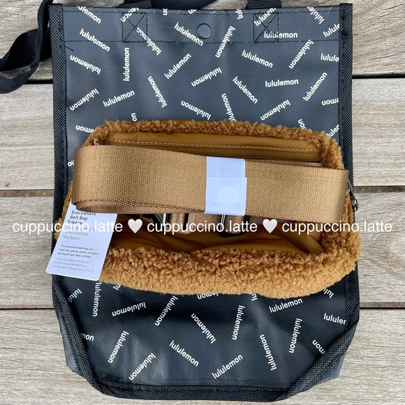 🤎NWT OG🤎Lululemon Everywhere Fleece Sherpa Belt Bag in Burnt Caramel - Picture 2 of 10